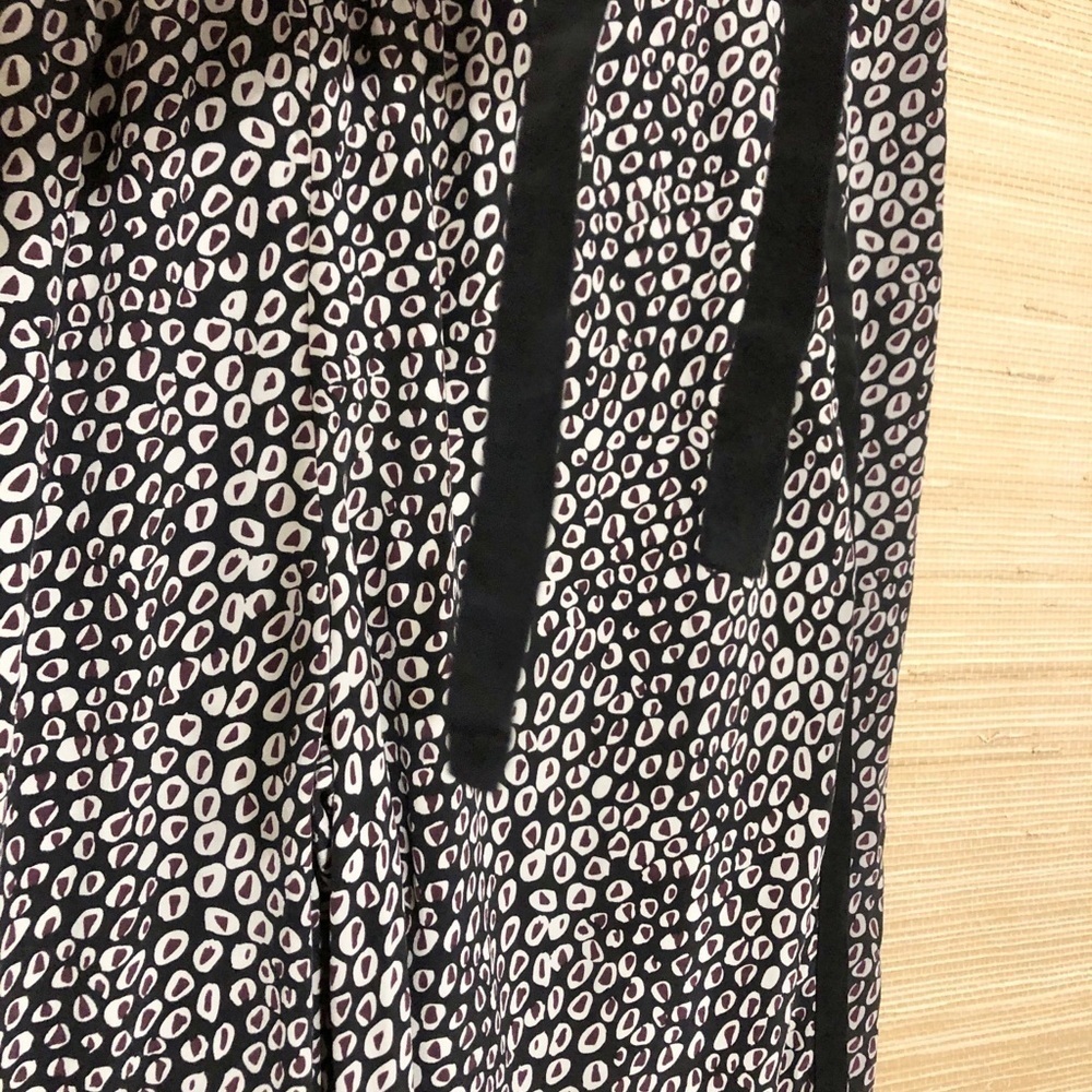 Diane Von Furstenberg 100% Silk Patterned Drawstring Capri Pants Size Medium - Picture 2 of 10